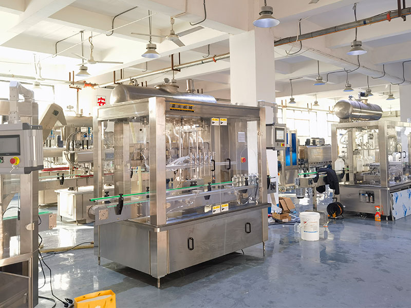 全自動數(shù)控液體灌裝機